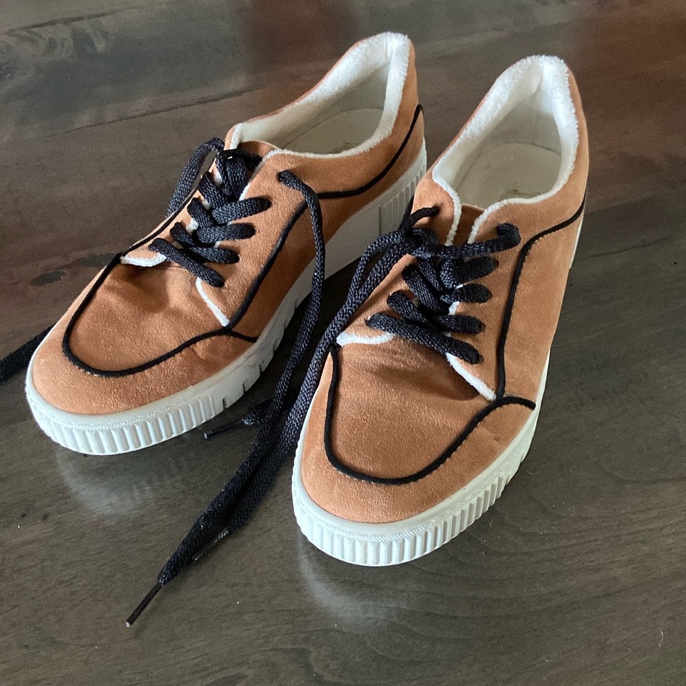 Women’s fashion sneakers in suede